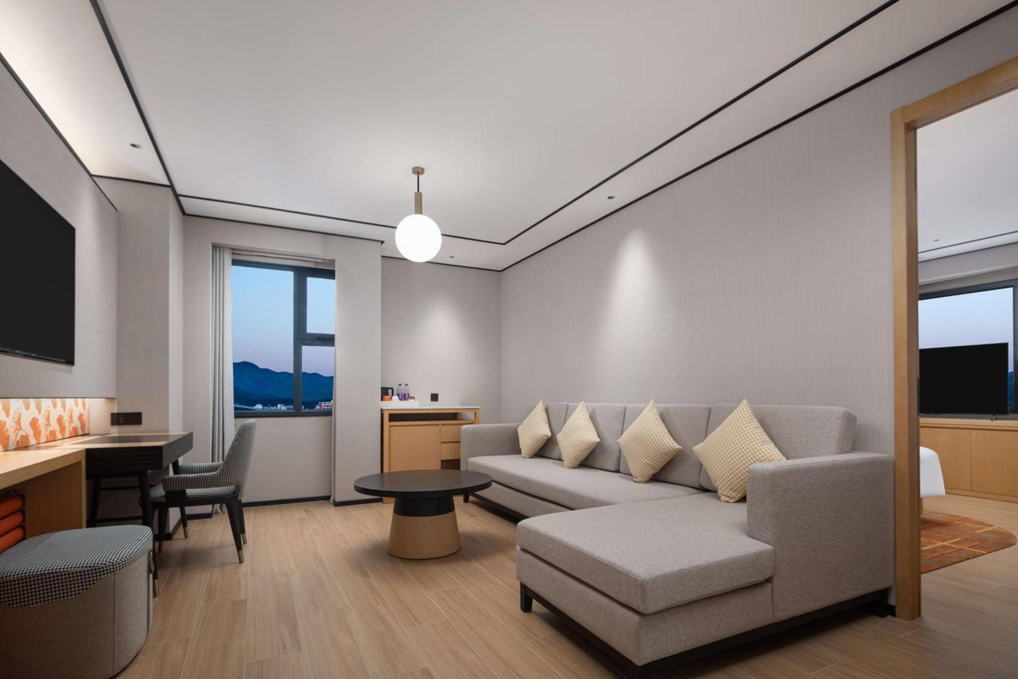 Hilton Garden Inn Chengde Mountain Resort Exterior photo